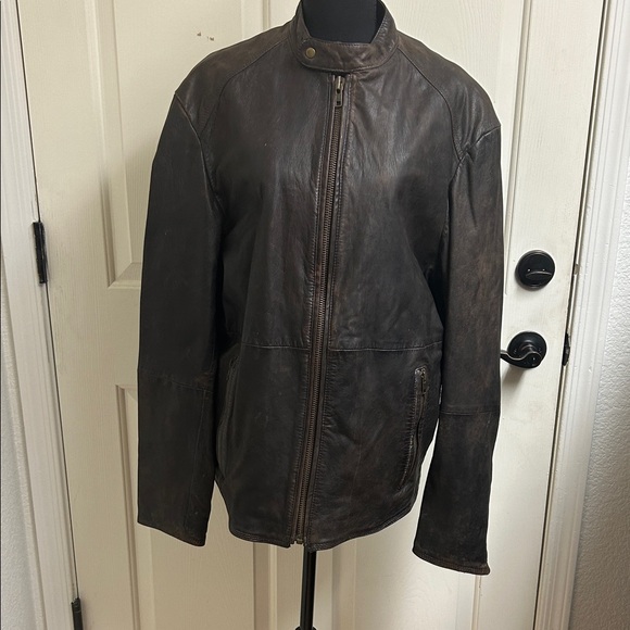 Roundtree & Yorke Other - Roundtree & Yorke Dark Brown Leather Jacket with Pockets, Size Medium